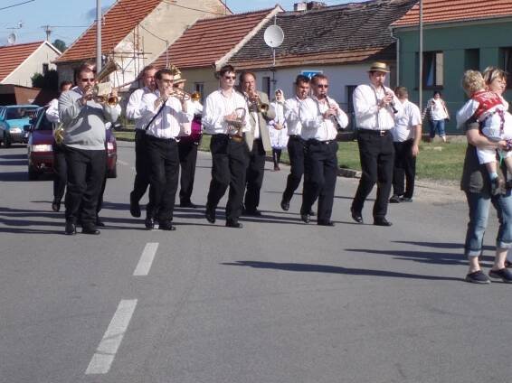 Život v obci - Krojované hody - Oficiální stránky obce Sedlec u Mikulova