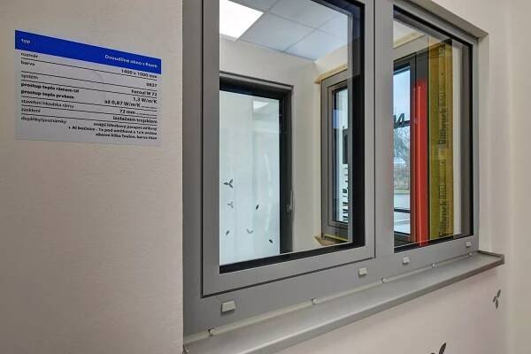 Centrála a obchodní kanceláře | Okna JIS