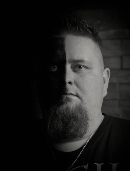 Juha-Tapio Anttonen | Juhis | Anttonen | Irvikuvat | Blowtorch | Antonio | Kotisivut