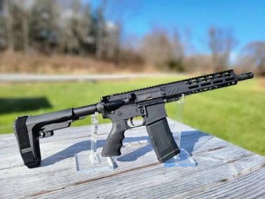 Best AR 15 Pistols in 2024: Buying Guide Included