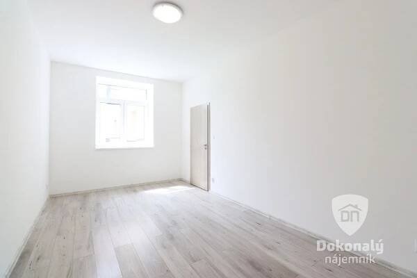 Pronájem bytu 2+kk 53 m², Slepá, Milovice - Mladá
