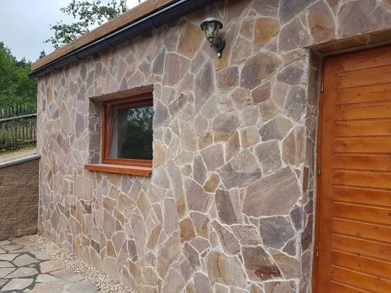Kamenný obklad Porfyr nepravidelný tvar rezavý 1-3cm - Trimot s.r.o.