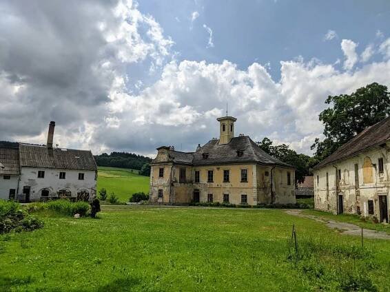 Zámek Nemilkov - Velhartice, Šumava a Lipno | Regiontourist.cz