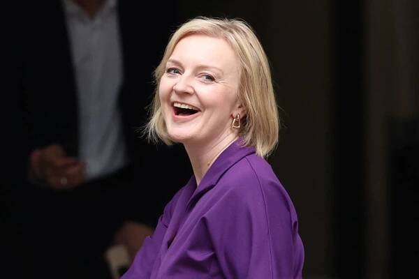 Stylizuje se do Železné lady, srovnání ale odmítá. Kdo je budoucí britská premiérka