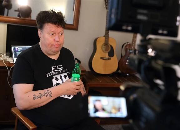 Timo Tolkki o lidech v Česku: V metru na mě zle zírají, chtějí, abych odsud zmizel! - Expres.cz