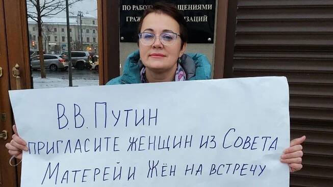 Skutečné matky vojáků kritizovaly Putina. Teď se je snaží umlčet