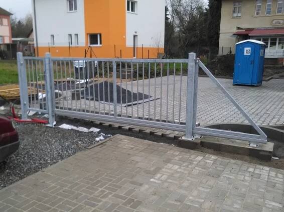 Vjezdové brány a plotové výplně | Fodi.cz