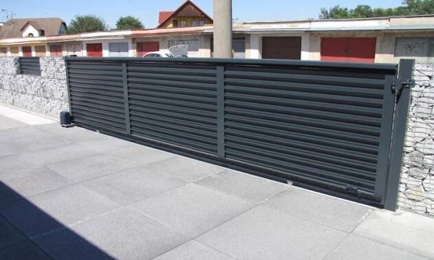 Moderní hliníkový plot Nova | Sunsystem.cz