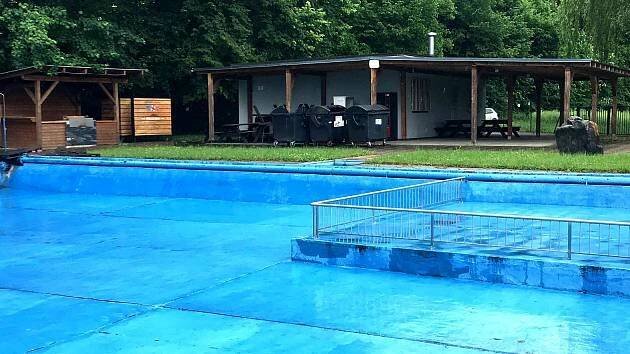 FOTOGALERIE, VIDEO: Koupaliště v Trnávce otevřou v půlce června
