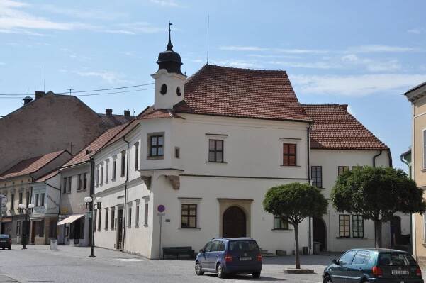 Soubor:Ivančice-radnice2014.jpg – Wikipedie