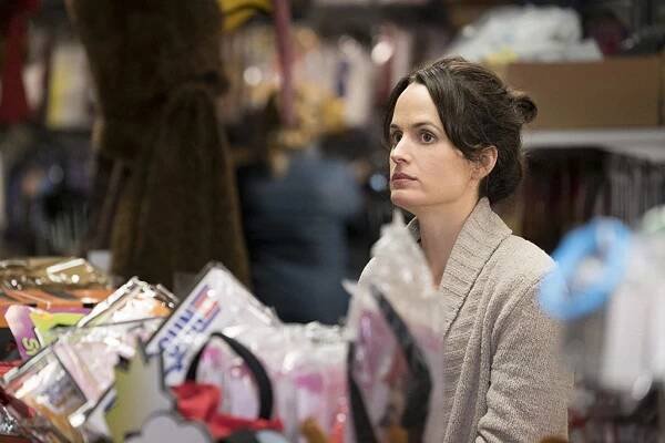 Easy - Zas**ná studie - Z filmu - Elizabeth Reaser