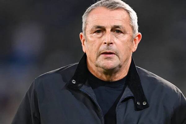 Fortuna Düsseldorfs Sportvorstand Klaus Allofs war nach dem 1:5 in Bielefeld bedient.
