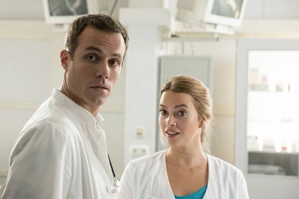 Bernhard Piesk, Laura Osswald - Doktor Falk - Boj o nadvládu - Z filmu