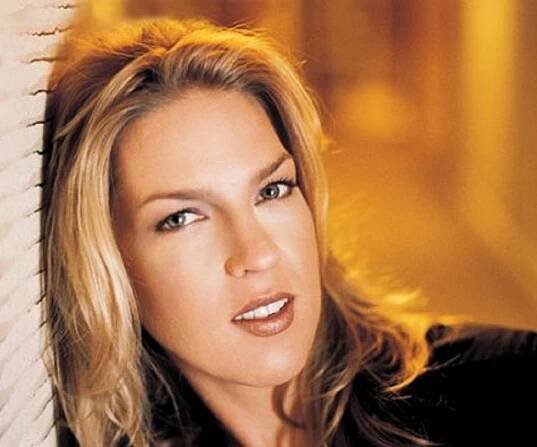 Diana Krall Biography - Facts, Childhood, Family Life & Achievements of Canadian Jazz Pianist