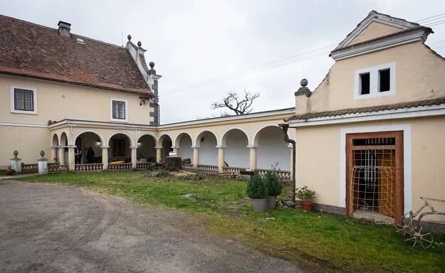Statek Uhersko | Lokace | East Bohemia Film Office