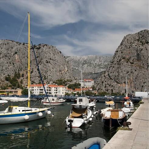 Omis - eine Stadt reich an dalmatinischen Traditionen