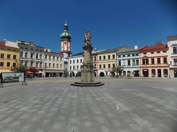 Morový sloup na náměstí… - Drobné památky | Turistika.cz