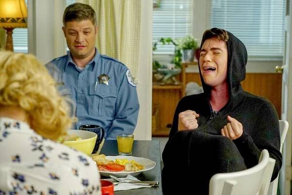 The Real O'Neals - The Real Heartbreak - Z filmu - Jay R. Ferguson, Noah Galvin