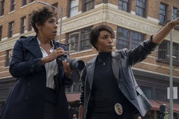 Záchranáři L. A. - Přeživší - Z filmu - Dawnn Lewis, Angela Bassett