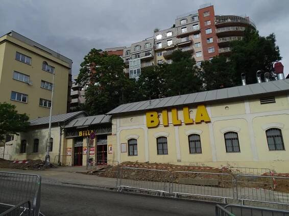 Soubor:Vinohrady, Bělehradská 50, Billa.jpg – Wikipedie
