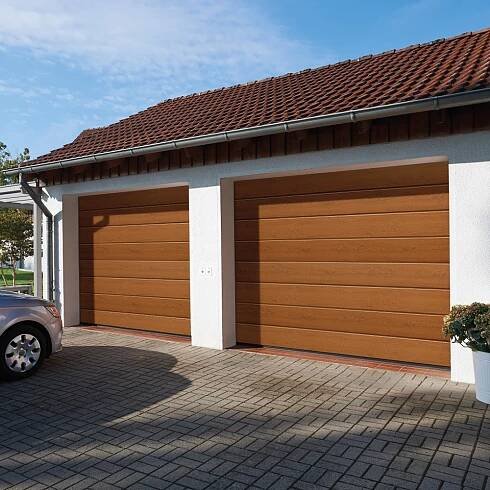 Hörmann IsoMatic Garážová vrata sekční 2375 × 2125 mm; dub zlatý; vč. pohonu