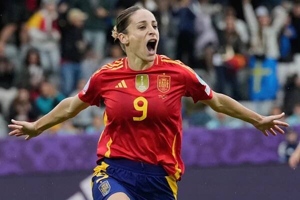 Esther González celebra un gol anotado en esta Eurocopa.