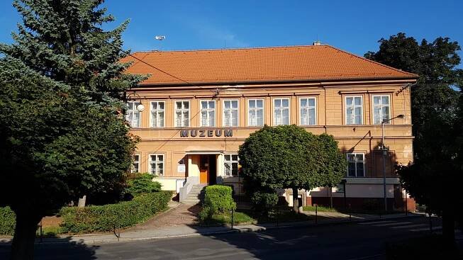 Komárov