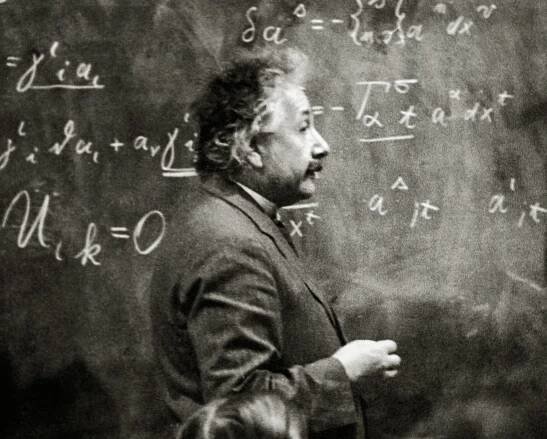 STO OBJEVŮ: Einsteinova teorie relativity se cizelovala u břehů Vltavy