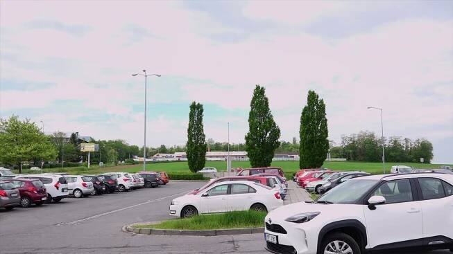 U krematoria v Olomouci budou závory - TV Morava