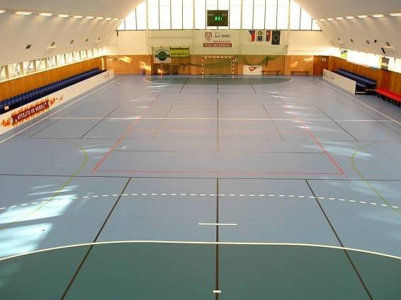 Sportovní hala Vesbyt, Veselí nad Moravou – rekonstrukce podlahy - Sportovní podlahy Zlín
