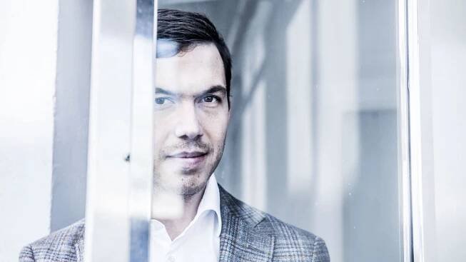 Miliardářům po stokoruně, drobákům haléře. Michal Mička splácí dluhy, skóre v poločase věřitele vyděsí