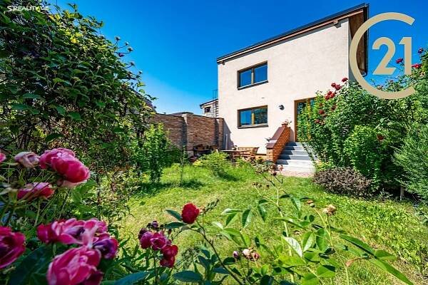Prodej  rodinného domu 203 m², pozemek 303 m², Kovářova, Praha 5 - Stodůlky