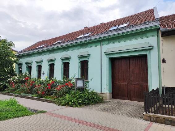 Soubor:Brno, kaple Královny Posvátného Růžence.jpg