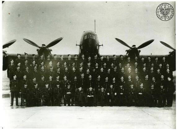 File:Eskadra C 138 Dywizjonu RAF.jpg - Wikimedia Commons