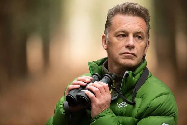 Chris Packham calls on UK government to ban fossil fuel advertising — Badvertising