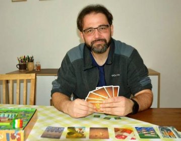 Učitel z Vrchlabí Jakub Kvášovský (44) je jako Kalkulátor hvězdou soutěží Na lovu a Superlov!