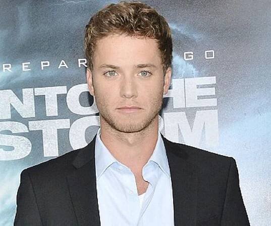 Jeremy Sumpter Biography – Facts, Childhood, Family Life of Actor