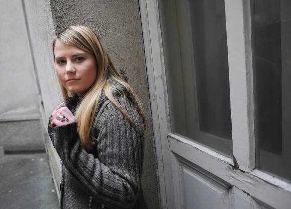 Bil ji, znásilňoval. Vězněná Natascha Kampuschová utekla únosci i díky vysavači