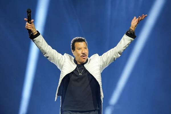 Lionel Richie připomněl sílu zlatých osmdesátek