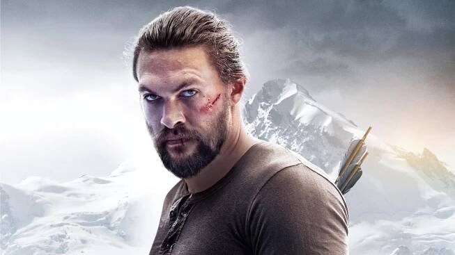 Jason Momoa bojuje o život v divočině. Akční thriller Sněžná past zdarma k vidění