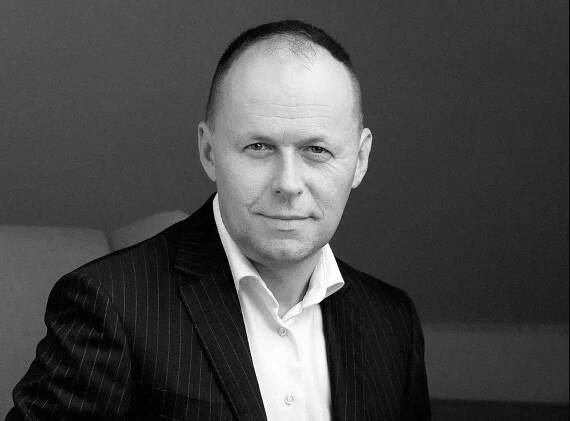 Martin Horák, Mynářův dlouholetý vymahač, ale i realitní a pojišťovací agent