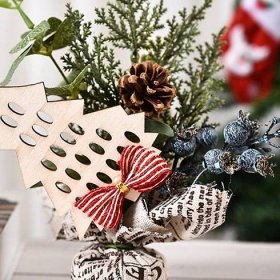 Vánoční dekorace na stůl miniaturní borovice pro domácí nástěnné dveře