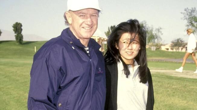 Inside Gene Hackman’s 34 year marriage to 2nd wife Betsy Arakawa with dates every Friday and first meeting...