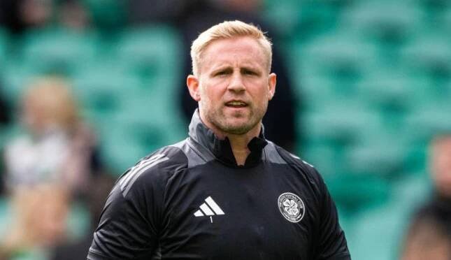 Kasper Schmeichel sustained a shoulder injury while on international duty