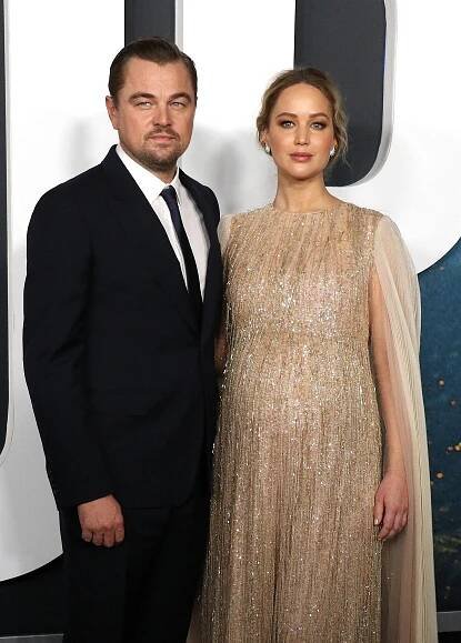 Poslední premiéra před porodem? Krásná Jennifer Lawrence předvedla těhotenské bříško