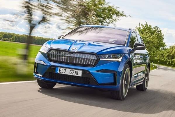 Elektromobil Škoda Enyaq iV nabízí díky updatu delší dojezd, rychlejší nabíjení