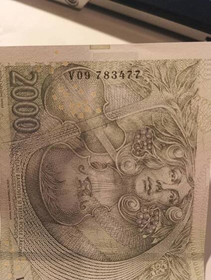2000 Kč 2007 UNC s. V09 řada 783 - první novinka roku 2025