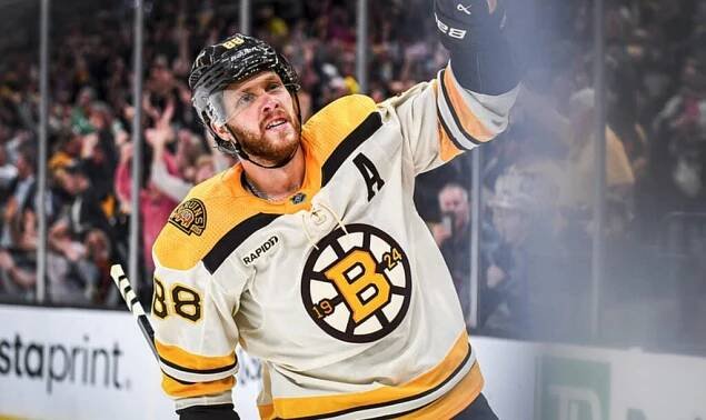 David Pastrňák zaznamenal druhý hattrick v sezoně a celkově 17. v NHL! Když vám to tam padá, tak je to vždy zábava, řekl český útočník - Ruik.cz