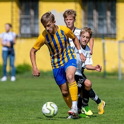 PODÍVEJTE SE: Patnáctka SFC Opava rozdávala radost, porazila Karvinou