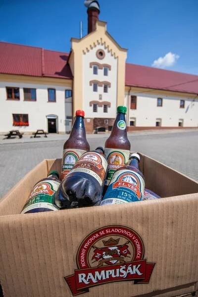 Pivo tu vaří už od středověku. Vydejte se do Dobrušky za tekutým F. L. Věkem